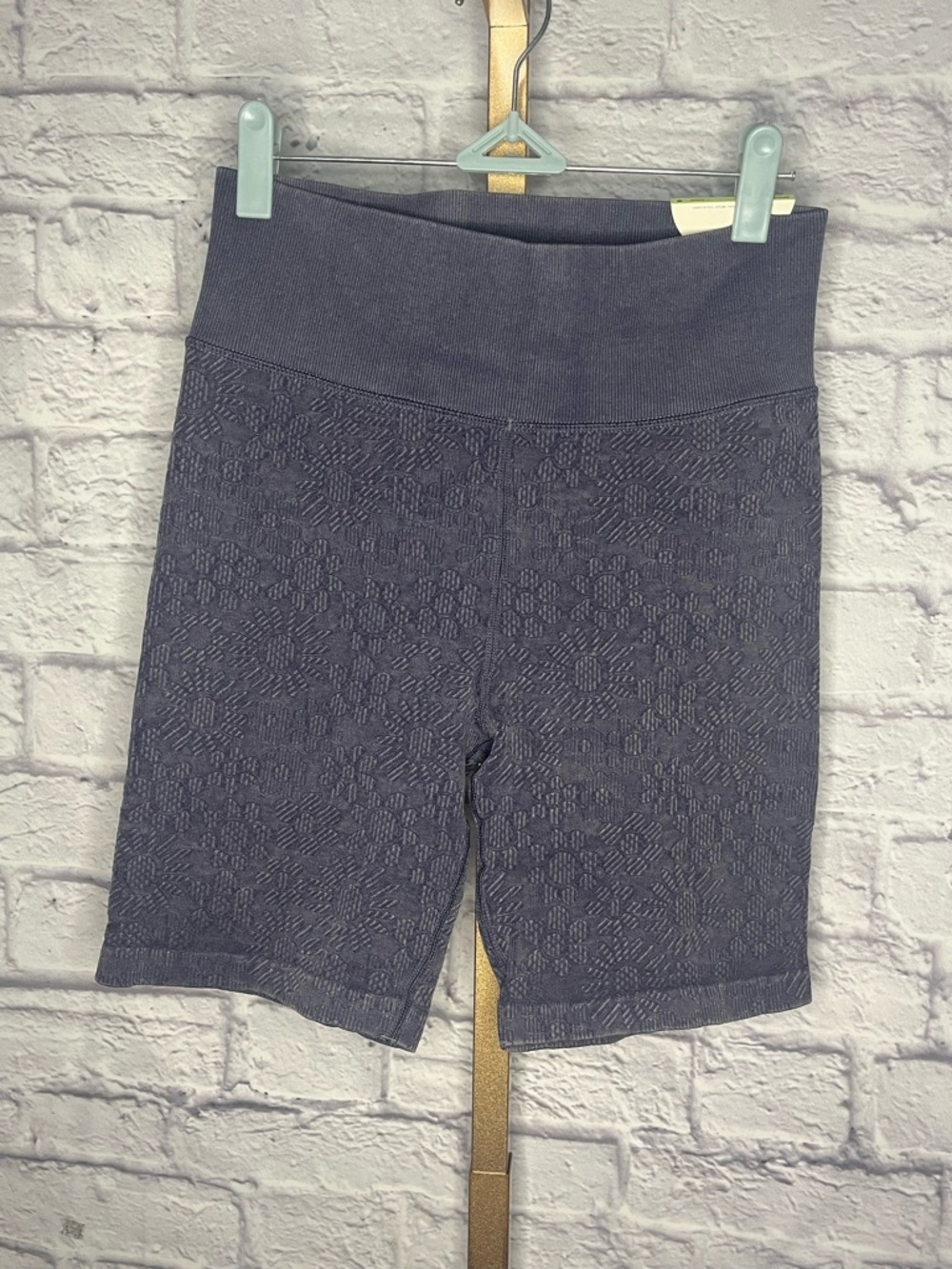 Offline by Aerie medium bike shorts 7” inseam navy blue hi-rise NWT